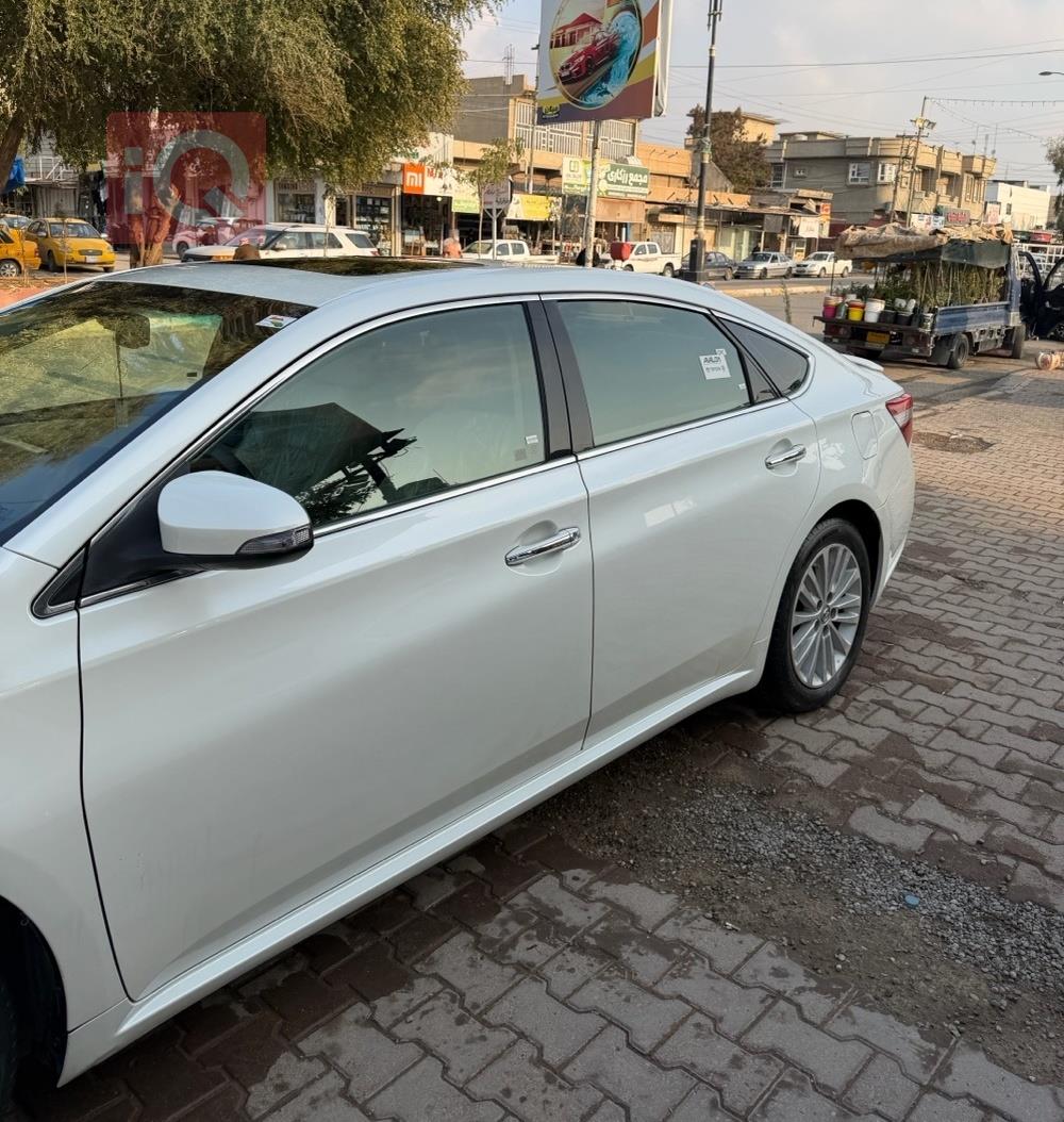 تويوتا أفالون